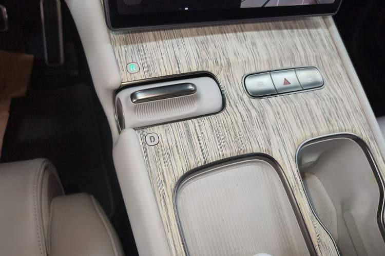 Used Nio ET7 2023 100kWh Signature Edition Gear Lever