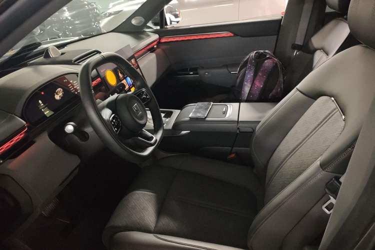 Used Zeekr 7X 2025 100 kWh Long-Range Rear-Wheel Drive with Intelligent Driving Features Left Front Seat