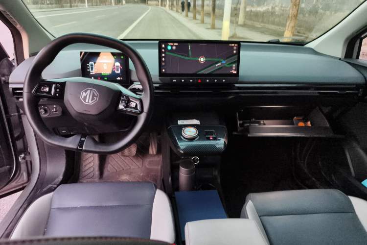 Used MG 4 EV 2023 415 km Range Sea-Faring Champion Edition Center Console