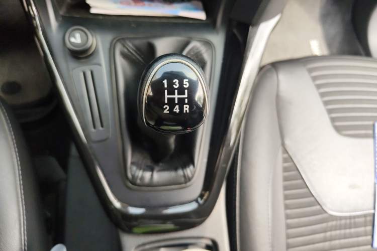 Used Ford Focus 2015 Hatchback 1.6L Manual Fashion Edition