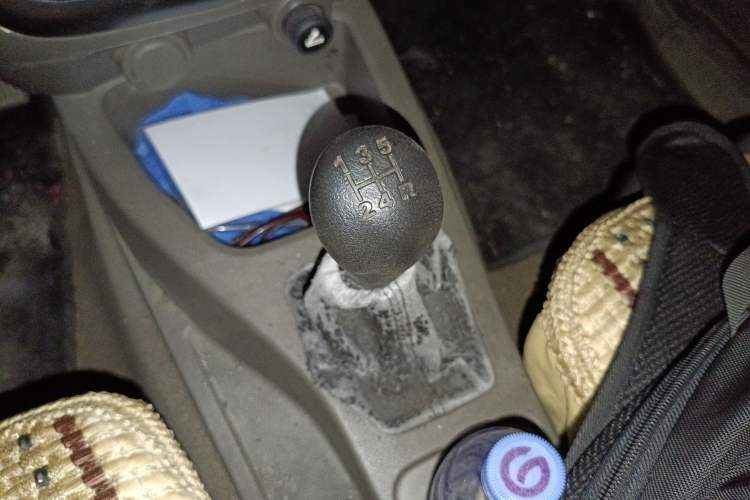 Used Wuling Rongguang V 2018 1.5L Practical Version Gear Lever