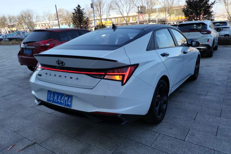 Used Hyundai Elantra 2022 1.5L CVT LUX Prestige Edition Rear Right 45 Deg