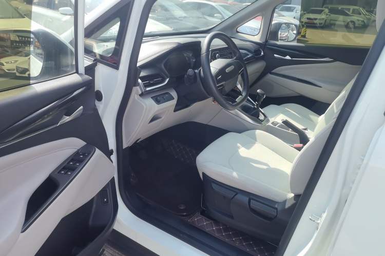 Used SAIC MAXUS G50 2022 1.5T Manual Touring A
