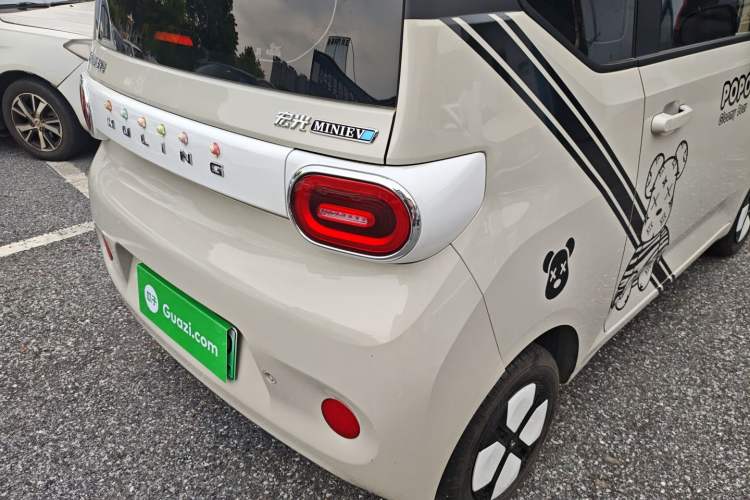 Used Wuling Hongguang MINIEV 2024 3rd Generation 215km Advanced Version
