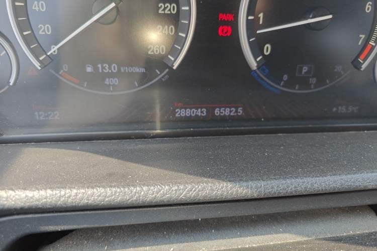 Used BMW 5 Series GT 2013 535i Leading Model Odometer Close Up