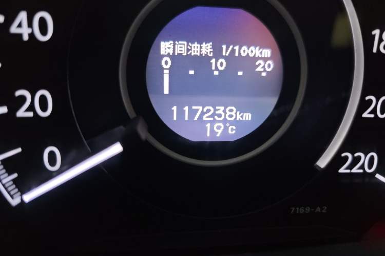 Used Honda CR-V 2013 2.4L four-wheel drive luxury version Odometer Close Up