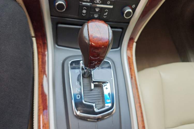 Used Cadillac SLS Seville 2011 2.0T Elite Edition Gear Lever