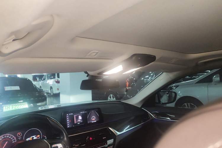 Used BMW 5 Series 2019 Facelifted 525Li Luxury Package
