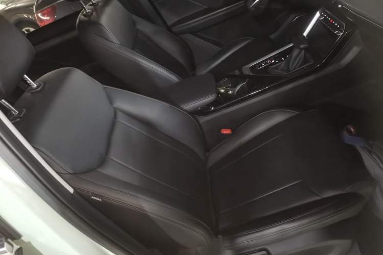 Used Wuling Asta 2021 1.5T CVT Star曜 Edition Right Front Seat