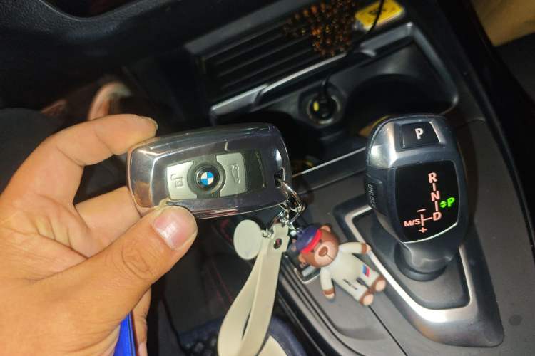 Used BMW 1 Series 2018 118i Sport Design Package Vehicle Key