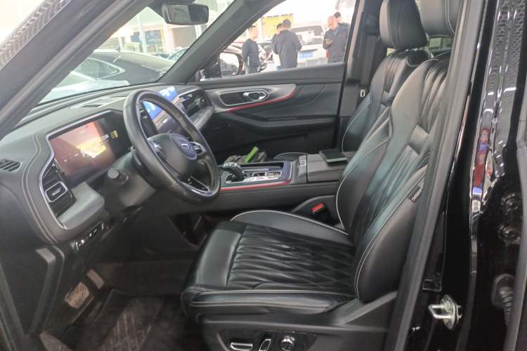 Used GAC Trumpchi GS8 2022 Linghang Series 2.0 TGDI Two-Wheel-Drive Luxury Smart Connectivity Version (7 Seats)