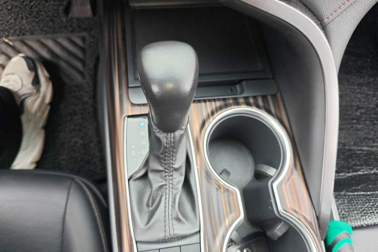 Used Toyota Camry 2019 2.5G Luxury Edition China VI Standard Gear Lever