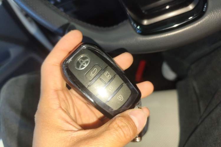 Used Toyota Sienna 2024 2.5L Hybrid Four-Wheel Drive Prestige Edition