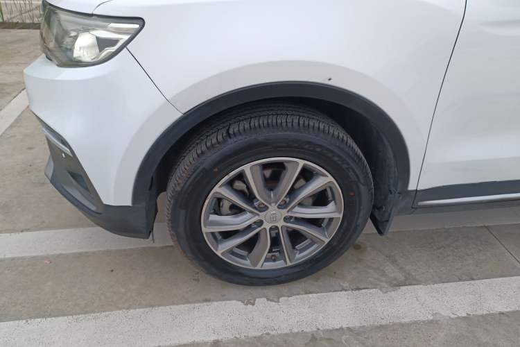 Used Geely Auto Emgrand X7 Sport 2018 1.8TD Automatic Two-Wheel Drive Smart 4G Connected Version Left Front Wheel Hub