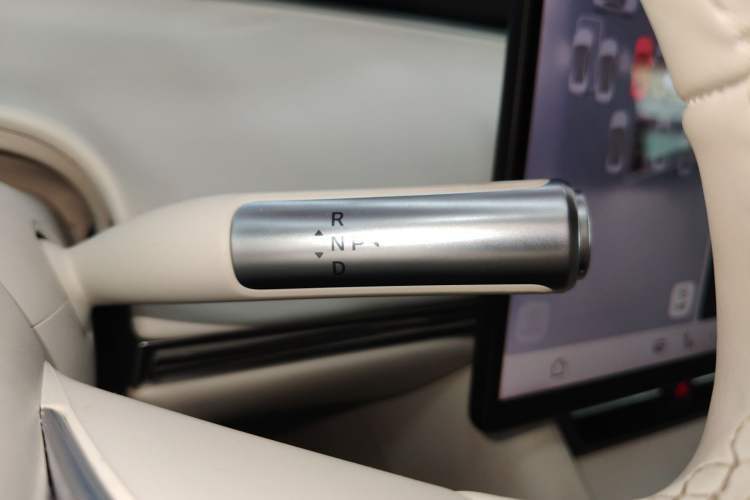 Used Hima Luxeed R7 2025 Extended-Range 331km Ultra Gear Lever