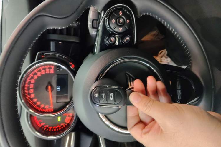 Used MINI MINI 2018 1.5T COOPER CABRIO Artist