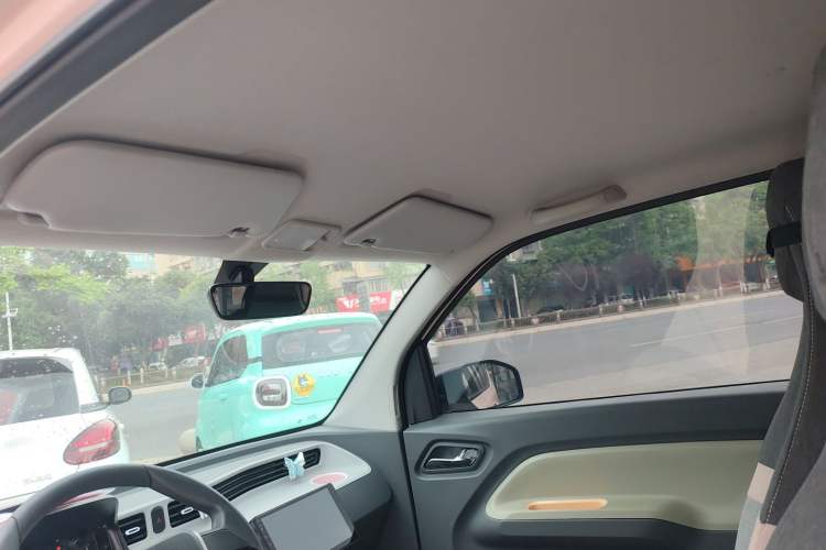 Used Wuling Hongguang MINIEV 2022 Macaron Premium Model – Lithium Iron Phosphate Headliner