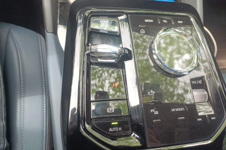 Used BMW 5 Series 2024 530Li Luxury Package Premium Edition Gear Lever