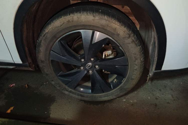 Used GAC Trumpchi GS4 2022 270T Automatic Smart Drive Technology Edition Right Front Wheel Hub