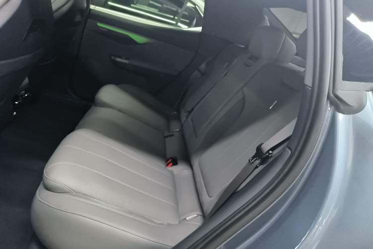 Used Lynk & Co 07 2024 EM-P 126 Long-Range Ultra
