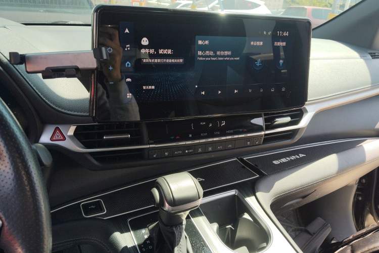 Used Toyota SIENNA 2021 2.5L Hybrid Premium Edition
