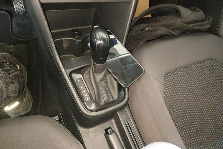 Used Volkswagen Santana 2015 Haval H6 1.6L Automatic Luxury Model Gear Lever