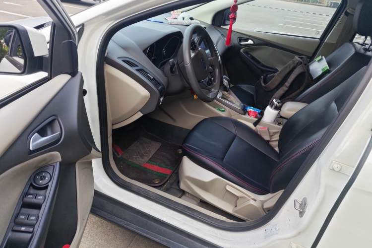 Used Ford Focus 2012 Sedan 1.6L Automatic Comfort Model Driver Seat