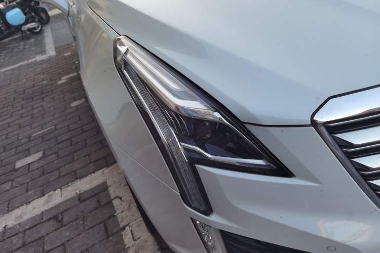 Used Cadillac XT5 2017 Anniversary Edition 28T Four-Wheel Drive Luxury Model
