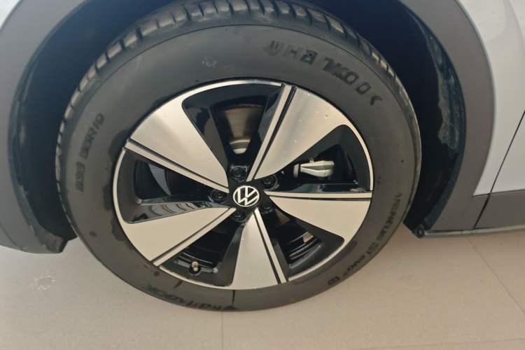 Used Volkswagen ID.4 X 2025 Revised Version Smart Edition Purely Intelligent Enjoyment Version Left Front Wheel Hub