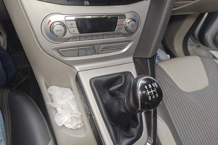 Used Ford Focus 2012 Sedan 1.6L Manual Fashion Edition