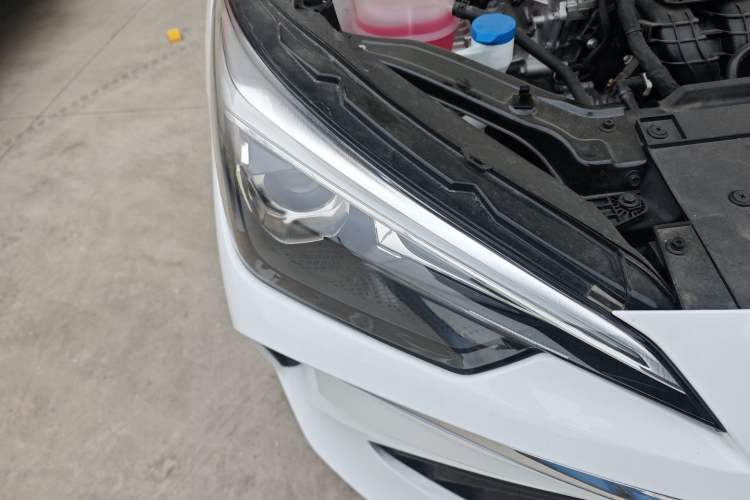 Used Roewe i5 2023 1.5L Manual Comfort Edition Right Front Headlight