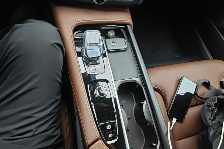 Used Volvo S90 2025 B5 Zhiyuan Luxury Edition Gear Lever