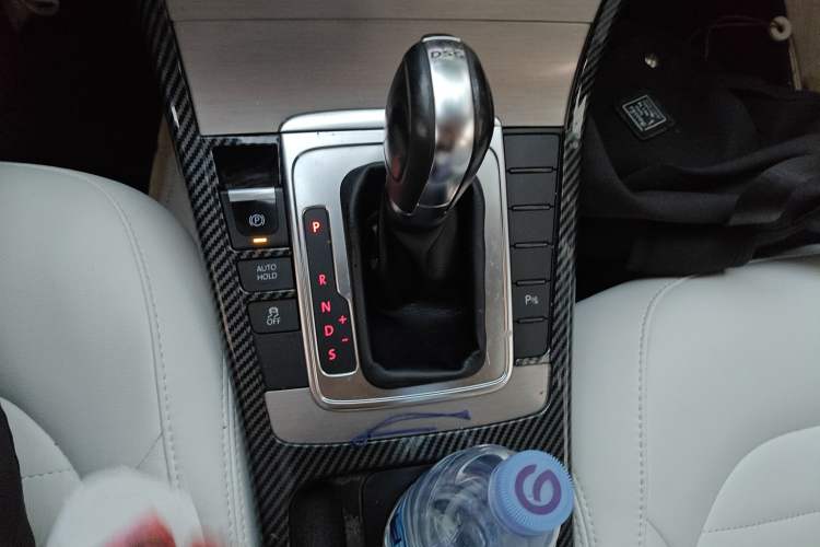 Used Volkswagen Magotan 2011 1.8TSI DSG Comfort Model Gear Lever