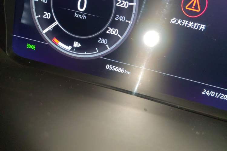 Used Land Rover Discovery Sport New Energy 2021 P300e Performance Tech Edition Odometer Close Up