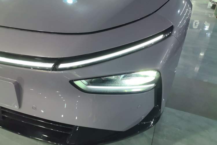 Used XPeng P7+ 2024 Long-Range Max Left Front Headlight