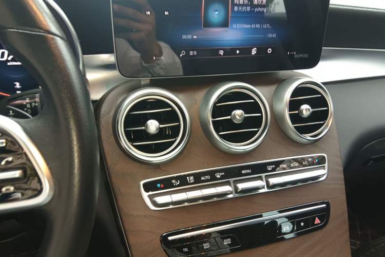 Used Mercedes-Benz GLC 2020 GLC 300 L 4MATIC Dynamic Edition Audio And AC Panel