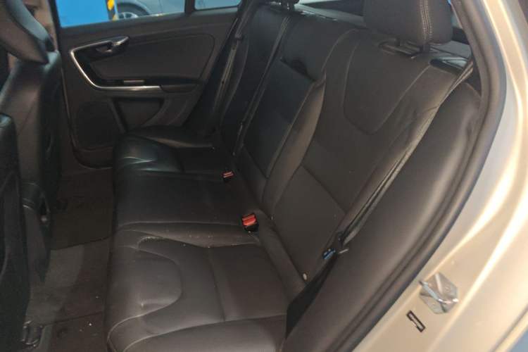 Used Volvo V60 2017 T4 Smart Edition China V Standard Left Rear Seat