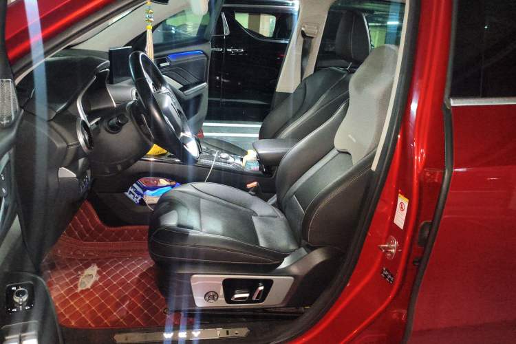 Used Wey VV6 2018 2.0T Two-Wheel-Drive Ultra-Luxury Version China V Standard
