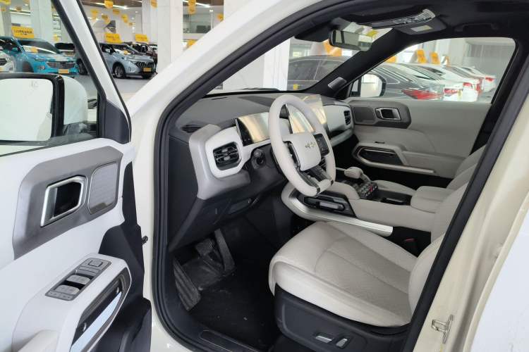 Used Formula Leopard Titanium 3 2025 501KM All-Wheel Drive Intelligent Driving Ultra Version
