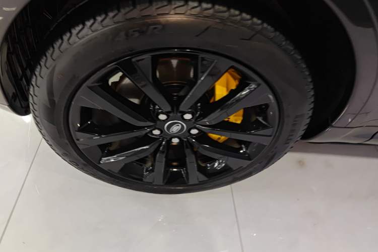 Used Land Rover Discovery 2024 360 PS S