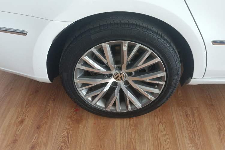 Used Volkswagen FAW-Volkswagen CC 2016 1.8TSI Luxury Model Right Rear Wheel Hub