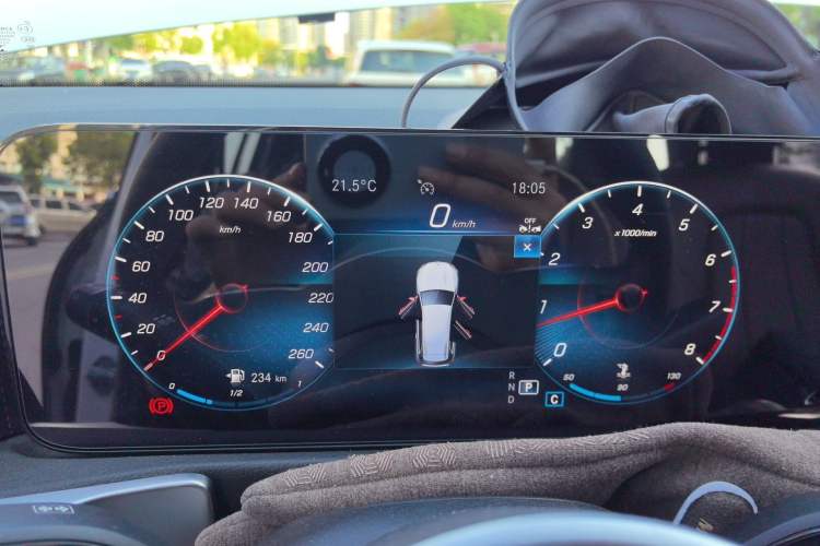 Used Mercedes-Benz GLB 2023 GLB 220 Sport Edition Instrument Cluster