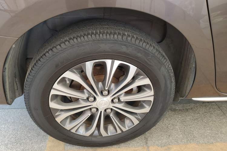 Used Buick GL8 2023 Land Executive Class Comfort Model