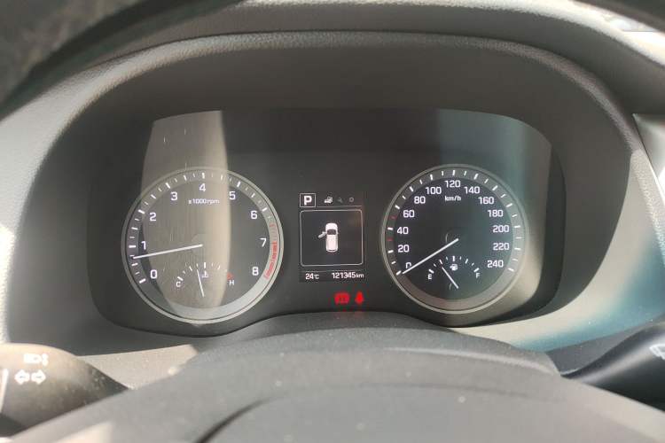 Used Hyundai Tucson 2015 1.6T Dual-Clutch Two-Wheel-Drive Smart Model Instrument Cluster