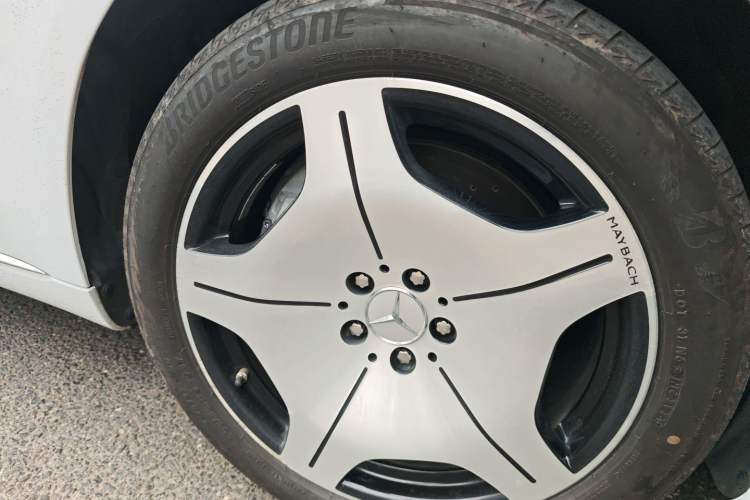 Used Mercedes-Benz Maybach S-Class 2021 S 480 4MATIC Right Front Wheel Hub