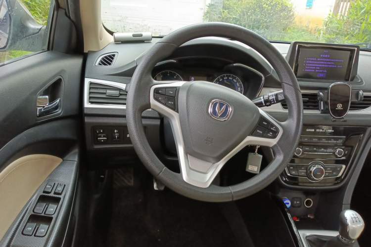 Used CHANGAN Alsvin V7 2016 1.6L Manual Enjoyment Model China IV Standard Steering Wheel