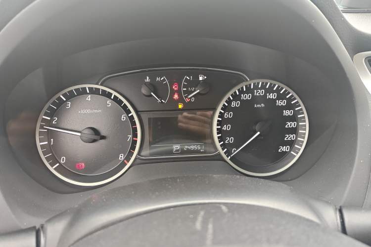 Used Nissan Sylphy 2019 1.6XV CVT Smart Connect Luxury Edition China VI Standard Instrument Cluster