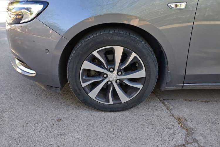 Used Buick Excelle GX 2018 18T Automatic Flagship Model Left Front Wheel Hub