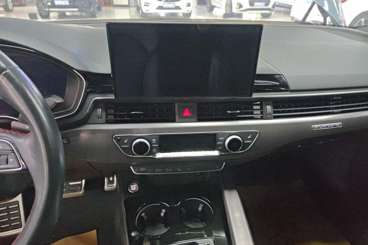 Used Audi A4L 2022 40 TFSI quattro RS Performance Package