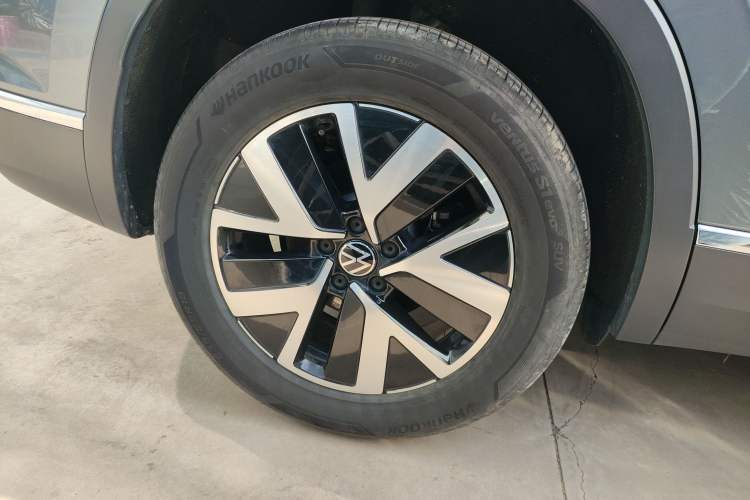 Used Volkswagen Tayron 2023 300TSI Two-Wheel-Drive Luxury Plus Advanced Edition Right Rear Wheel Hub